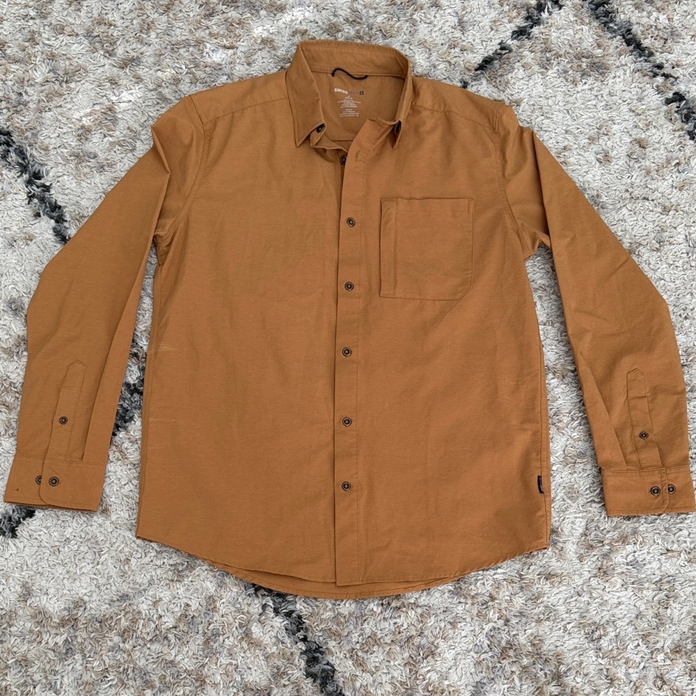 Swiss Tech Men's Copper Casual Button-Down Shirt